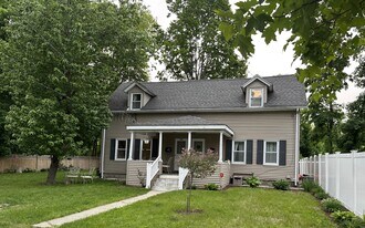 134 Commonwealth Rd, Unit 2 in Wayland, MA - Building Photo