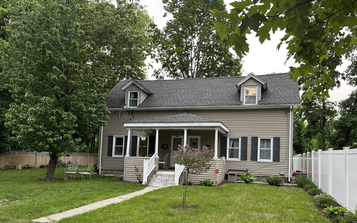 134 Commonwealth Rd, Unit 2 in Wayland, MA - Foto de edificio