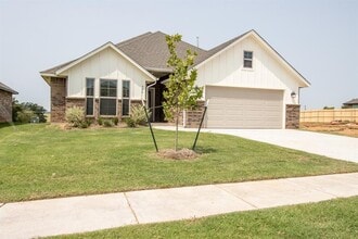495 Cherrybark Dr in Washington, OK - Building Photo - Building Photo