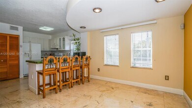3356 Bird Ave in Miami, FL - Foto de edificio - Building Photo