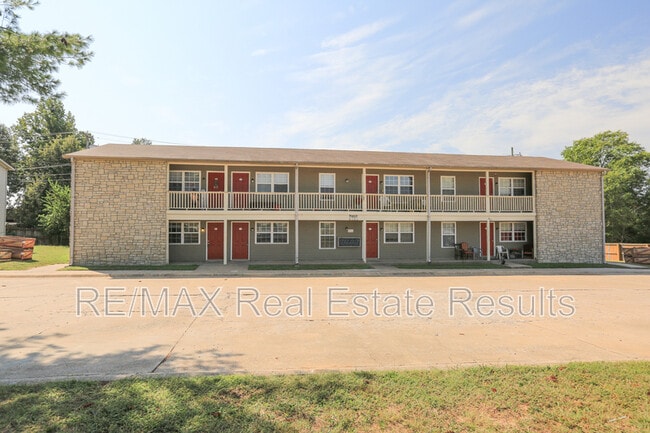 property at 1820 W Twin Springs St