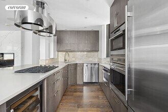 224 E 52nd St in New York, NY - Building Photo - Building Photo