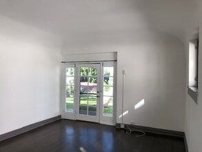 944 Maltman Ave in Los Angeles, CA - Building Photo - Building Photo