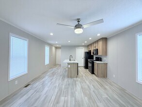 52962 N Yorktown Ct in Chesterfield, MI - Foto de edificio - Building Photo