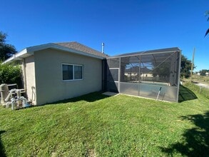 5343 Cape Hatteras Dr in Clermont, FL - Building Photo - Building Photo