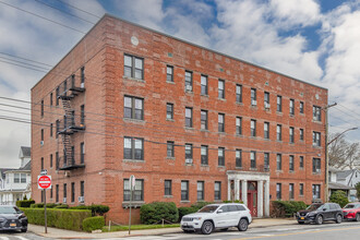 219-46 93rd Ave in Queens Village, NY - Building Photo - Primary Photo