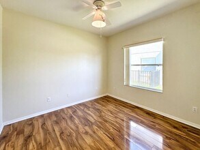10864 Cory Lake Dr in Tampa, FL - Building Photo - Building Photo
