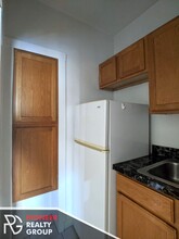 1160 N Dearborn St, Unit 415 in Chicago, IL - Building Photo - Building Photo