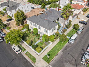 1460 S Orange Grove Ave in Los Angeles, CA - Building Photo - Building Photo