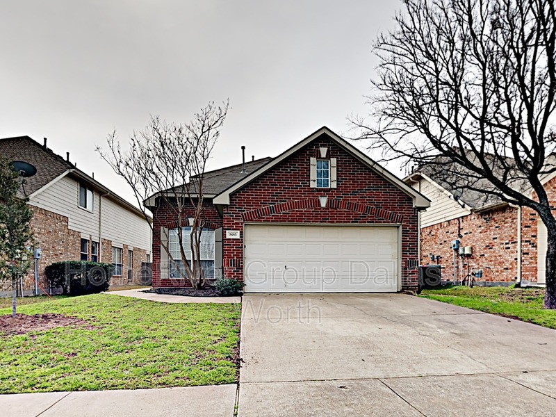 5485 Pecan Creek Cir in Fort Worth, TX - Building Photo