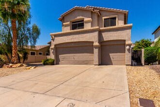 6804 W Lone Cactus Dr in Glendale, AZ - Building Photo - Building Photo