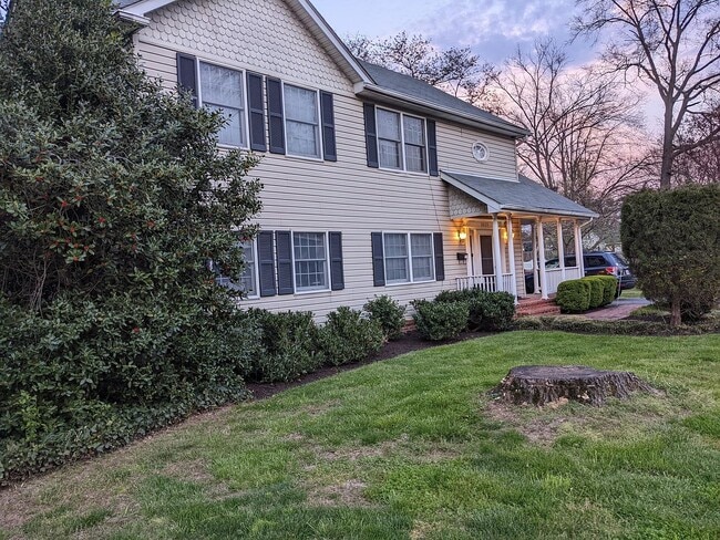 3019 Fairmont St in Falls Church, VA - Building Photo - Building Photo
