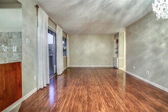 2574 Marilee Ln in Houston, TX - Building Photo - Building Photo