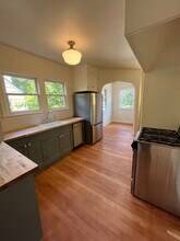 101 NE 51st St in Seattle, WA - Foto de edificio - Building Photo