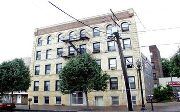 6013 Hudson Ave in West New York, NJ - Building Photo - Building Photo