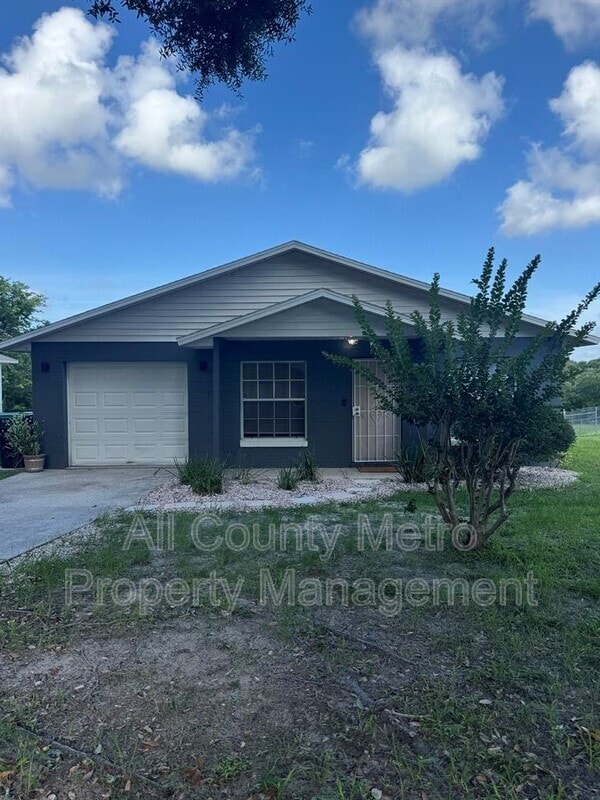 property at 415 Apopka Hills Cir