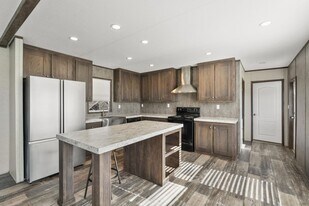 7975 Peden Rd in Azle, TX - Building Photo