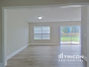 2015 Small Meadows Ct in Fountain Inn, SC - Building Photo - Building Photo