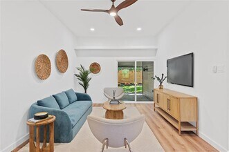 6807 Woodhue Dr in Austin, TX - Building Photo - Building Photo