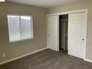 32 O Neil Ct in Oakley, CA - Building Photo - Building Photo