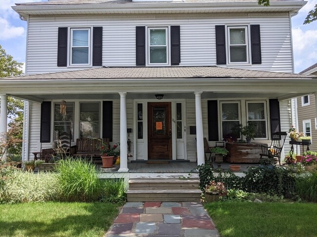 184 White St in Belmont, MA - Building Photo - Building Photo