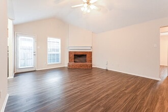 1011 Caliente Dr in Grand Prairie, TX - Building Photo - Building Photo