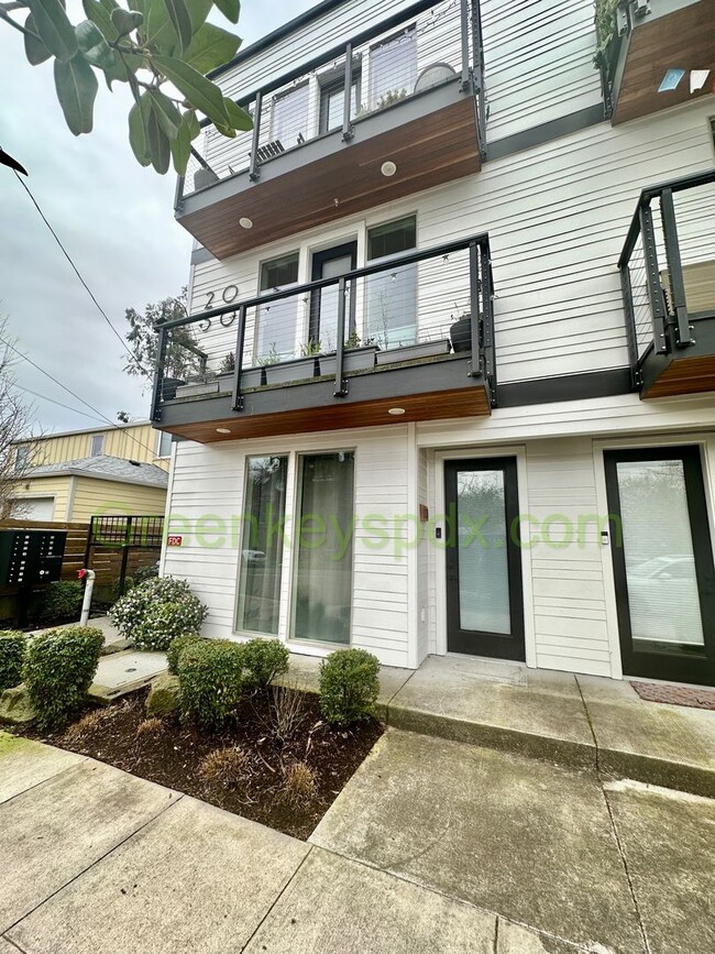 property at 2050 N Killingsworth St