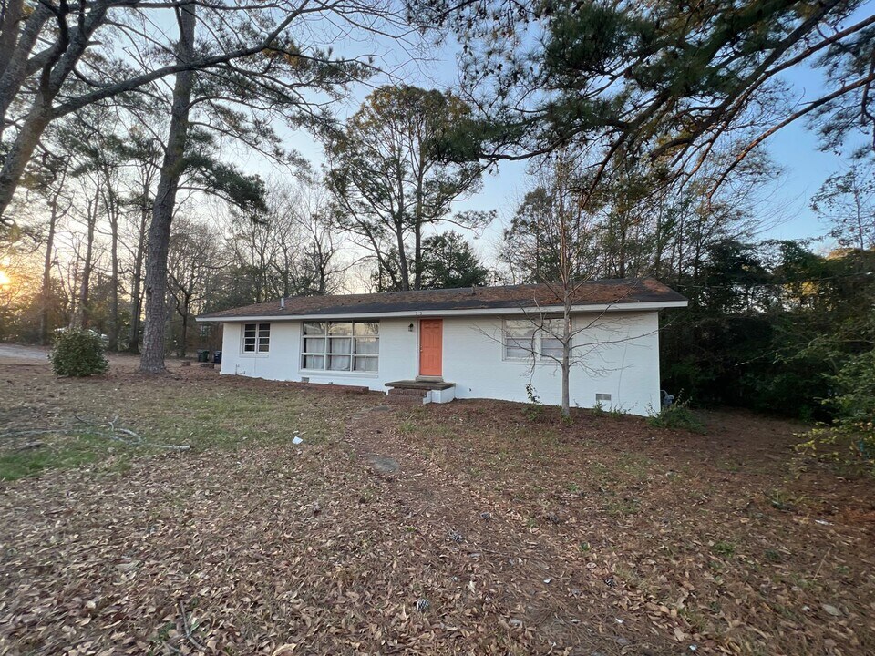 Charming 2 Bed, 2 Bath Home on North Dean in Auburn, AL - Building Photo