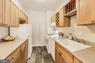 1711 Massachusetts Ave NW, Unit 810 in Washington, DC - Building Photo - Building Photo