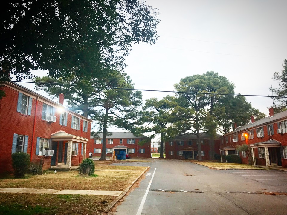 Thompson Heights in Memphis, TN - Foto de edificio