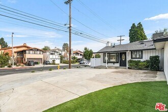 6266 Etiwanda Ave in Los Angeles, CA - Building Photo - Building Photo