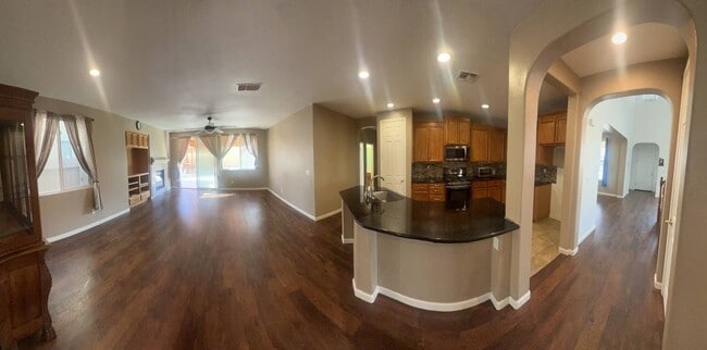 2055 Lime Ave in Madera, CA - Building Photo - Building Photo