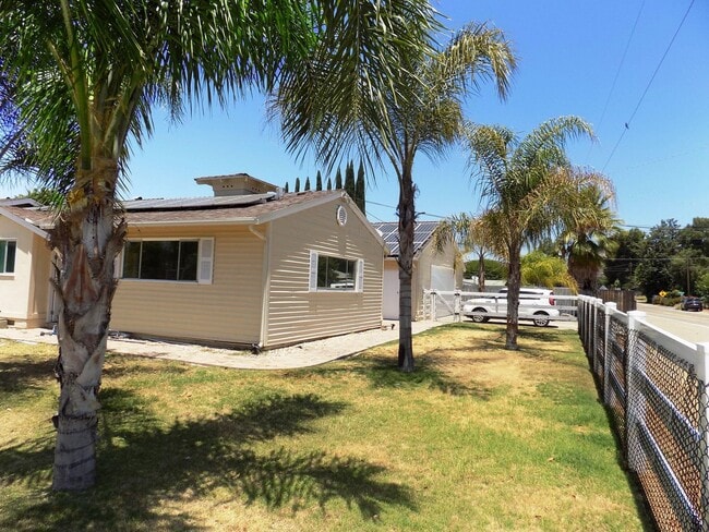 13150 Julian Ave in Lakeside, CA - Building Photo - Building Photo