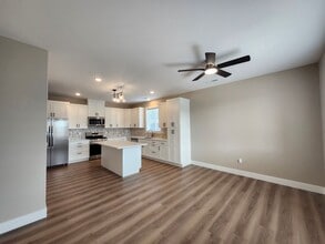 5225 W Jay St in Pasco, WA - Building Photo - Building Photo