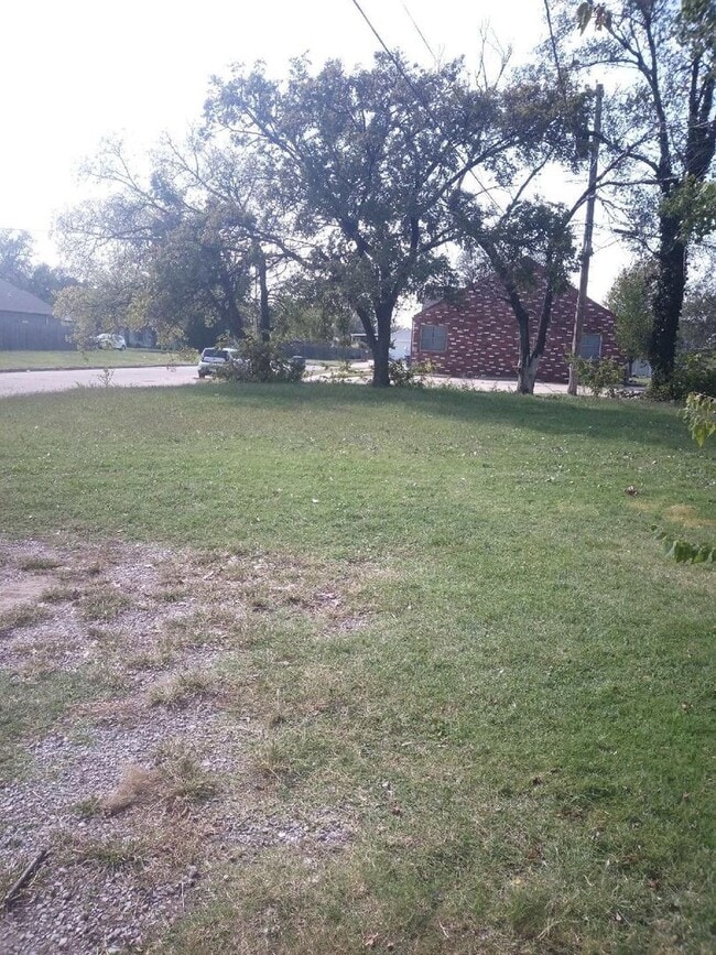 property at 1737 S Hiram Ave