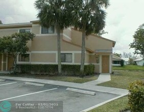 9456 S Palm Dr in Pembroke Pines, FL - Building Photo - Building Photo