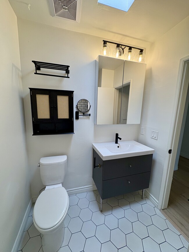 11015 National Blvd in Los Angeles, CA - Building Photo - Building Photo