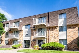 Heritage Heights Apartments in Coon Rapids, MN - Building Photo - Building Photo