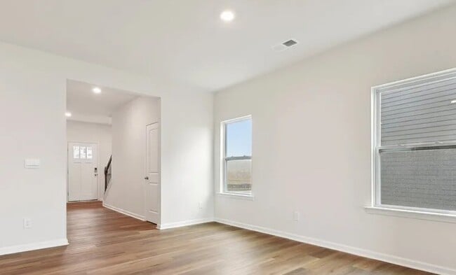 8048 Plymouth Dr in Sherrills Ford, NC - Building Photo - Building Photo