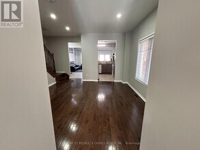 80 Gulfbrook Cir in Brampton, ON - Building Photo - Building Photo