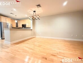 59 Walpole St, Unit 215 in Canton, MA - Foto de edificio - Building Photo