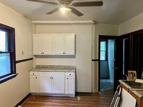 136 Milton St, Unit Upper in Buffalo, NY - Foto de edificio - Building Photo