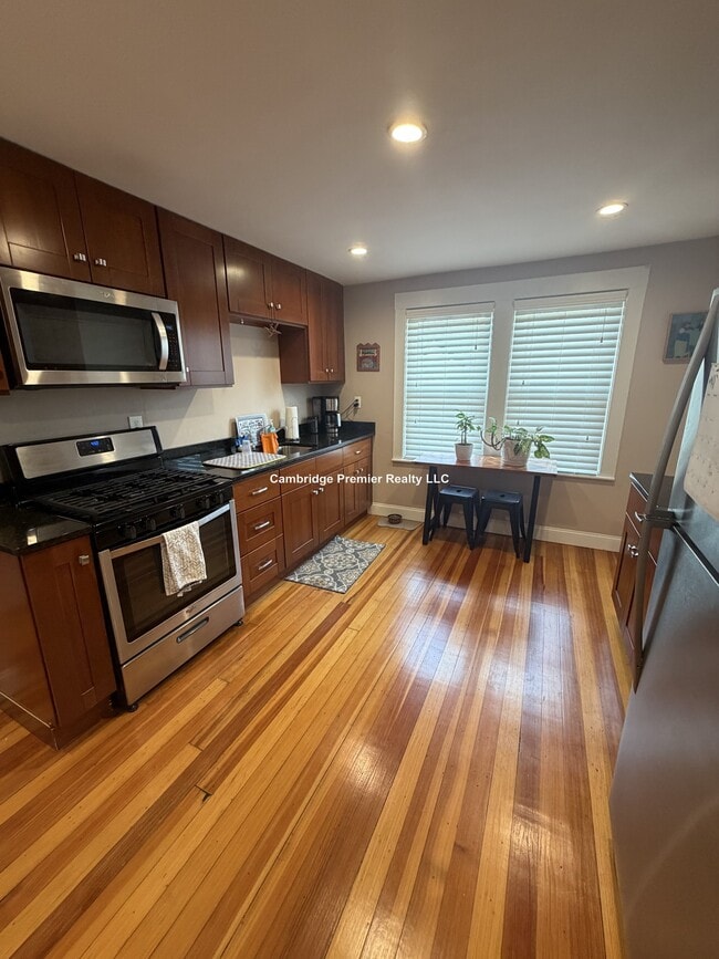 538 Main St, Unit 2 in Stoneham, MA - Building Photo - Building Photo