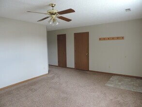 1502 8th St-Unit -B in Knob Noster, MO - Building Photo - Building Photo