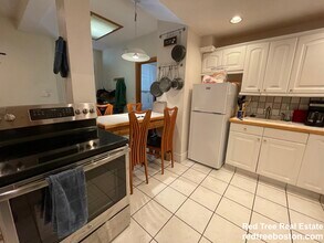 50 Radnor Rd, Unit 1A in Boston, MA - Foto de edificio - Building Photo