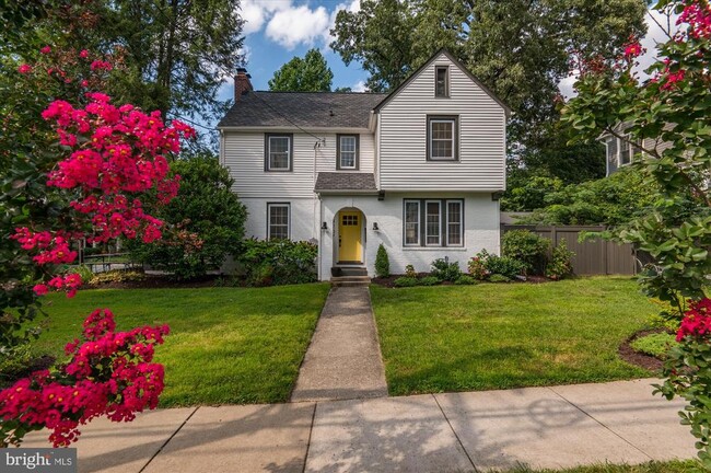 property at 4207 Stanford St