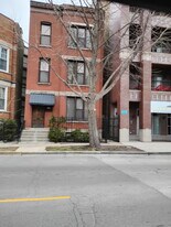 1138 W Diversey Pky, Unit 3rd floor in Chicago, IL - Building Photo