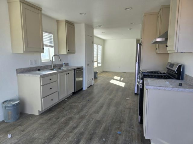 4650 E Carey Ave in Las Vegas, NV - Building Photo - Building Photo