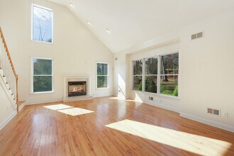 31 Washington Valley Rd in Warren, NJ - Building Photo - Building Photo