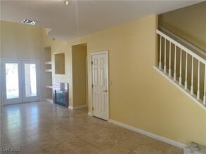1136 Scenic Crest Dr in Henderson, NV - Building Photo - Building Photo
